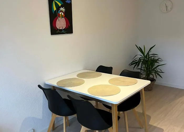 Casa House Of Bricks 11 *